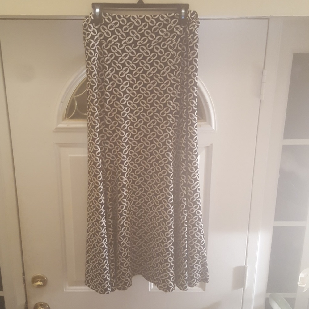 White House Black Market Skirt